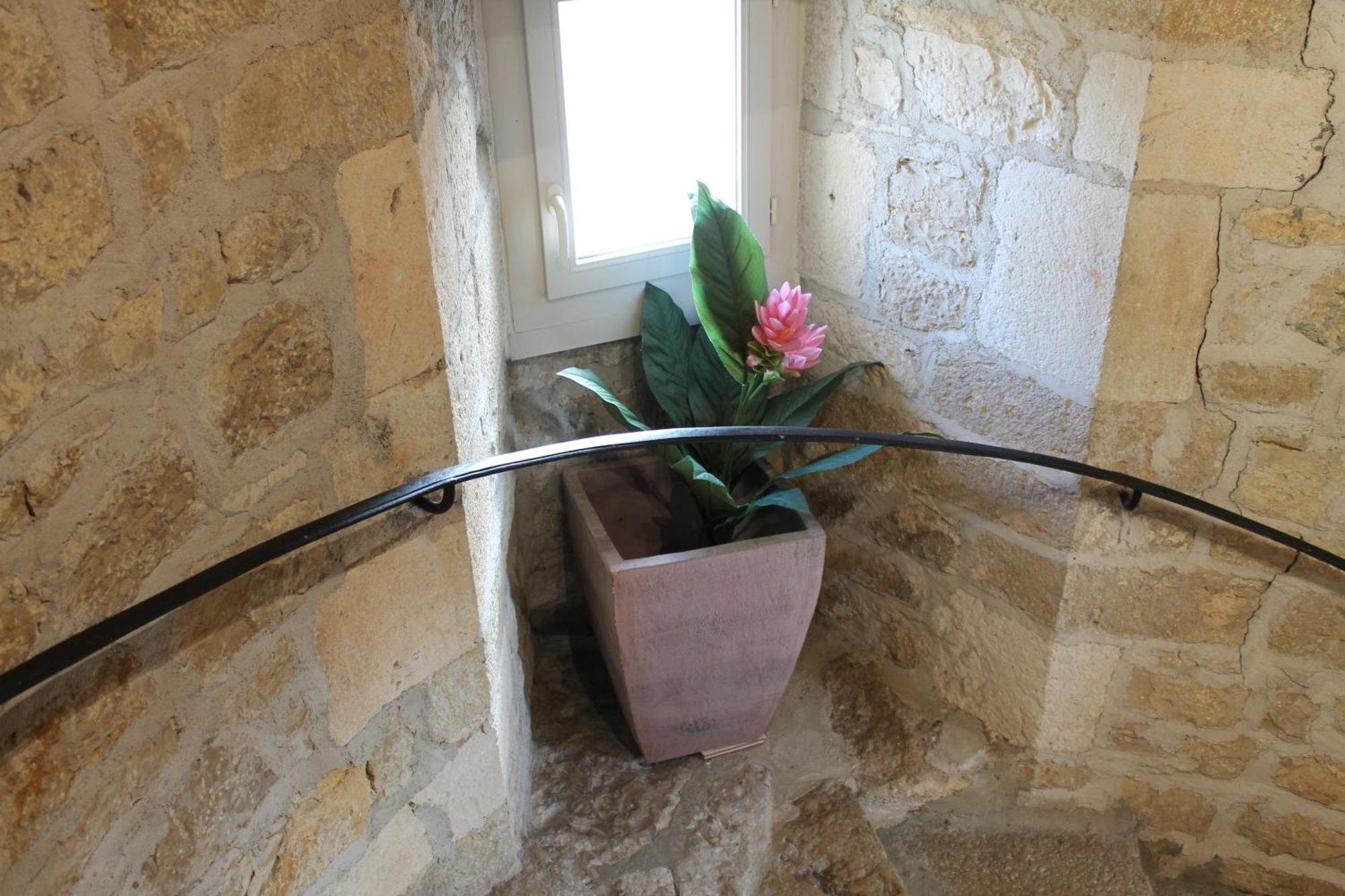 Hotel Logis Hotels- De La Tour - Et Restaurant Sauzet (Lot)